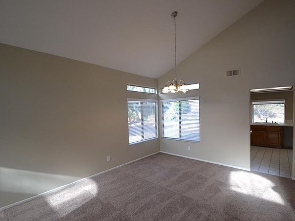 4th image of 29238 Greenbrier Pl