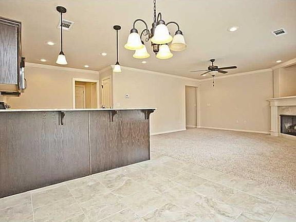 4th image of 2669 N Miranda Ave