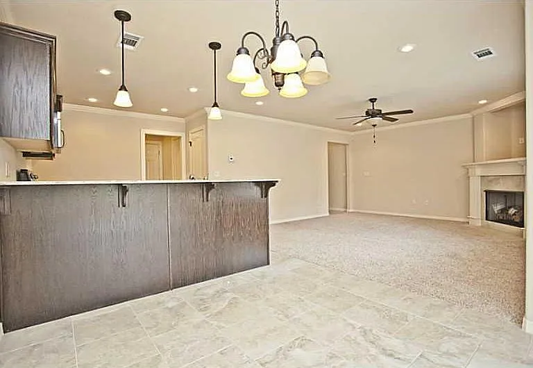 2669 N Miranda Ave — Photo 4