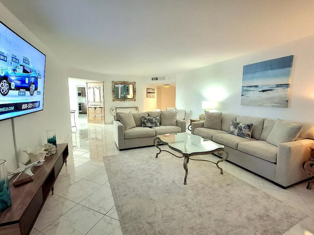 2 bed, 2.0 bath, 1781 sqft, $6,000 — Photo 4