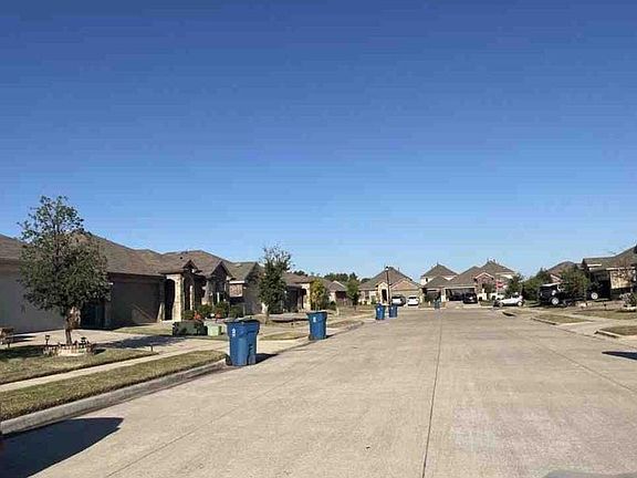 3rd image of 2427 Karnack Dr