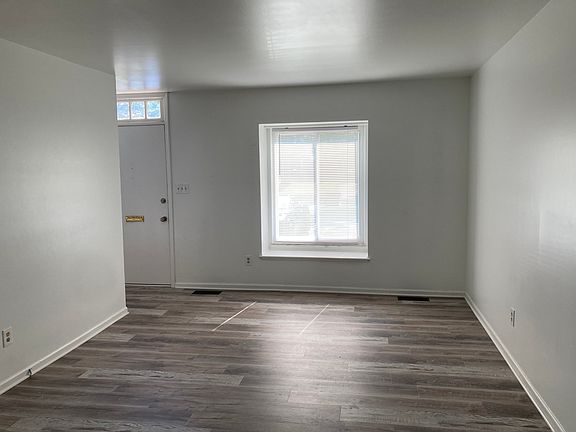 2nd image of 4823 Moreland Dr W
