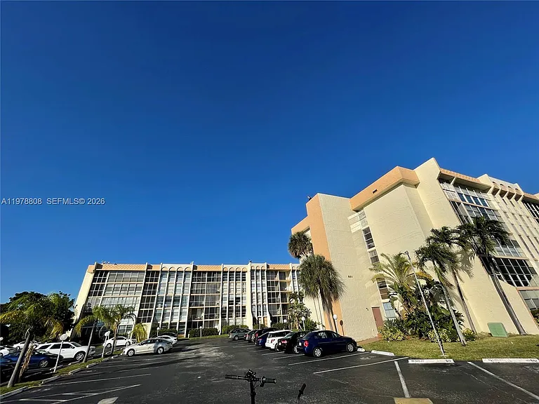 851 Three Islands Blvd #109 — Photo 37