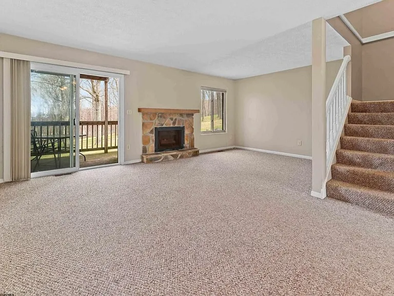 302 Whitetail Ct — Photo 4