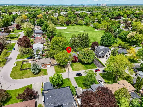 15 Lincoln Green Dr, Markham, ON L3P 1R6