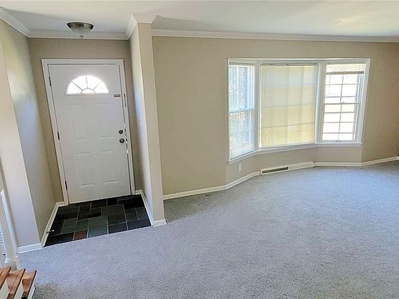 3rd image of 120 Grand Blvd