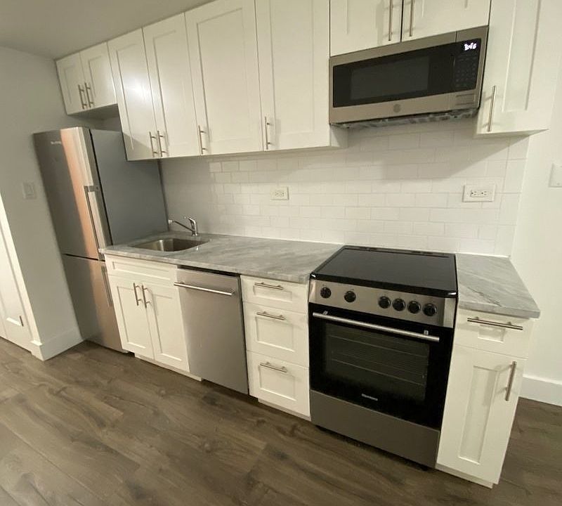 2nd image of 119 W 15th St APT Gfw
