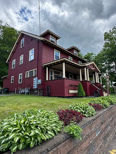 1047 Union Ave #2 Photo 1