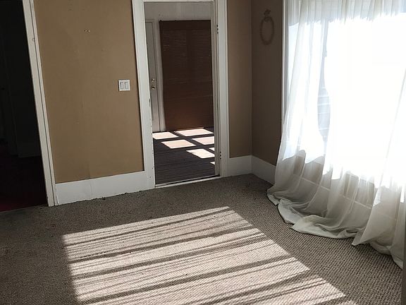 4th image of 534 Carrier St NE