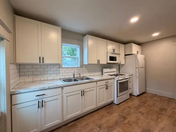 3361 Van Buren St, Hudsonville, MI 49426