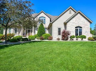 15245 W Woodland Dr, New Berlin, WI 53151