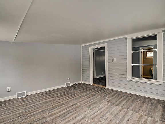 3rd image of 50 W Vermont St