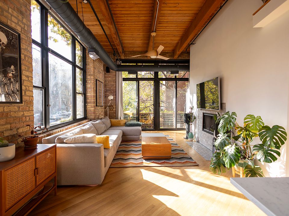 1st image of 2300 W Wabansia Ave APT 104
