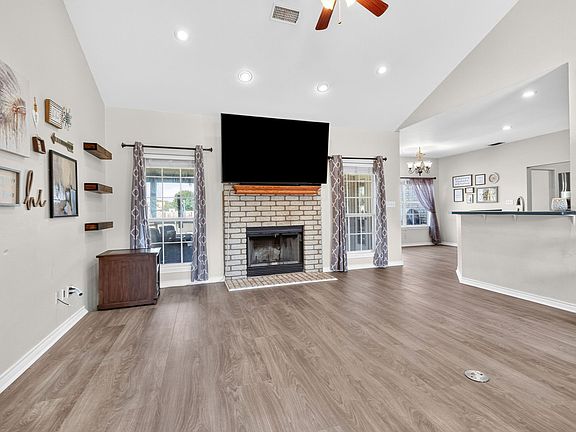 5th image of 431 Greenside