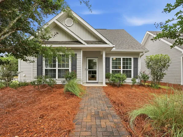 209 Nelly St, Freeport, FL 32439