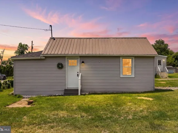 5922 Larue St, Harrisburg, PA 17112