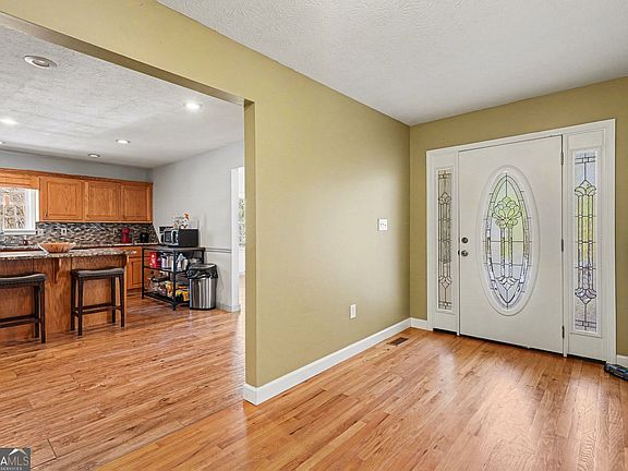 4th image of 526 Antioch Church Rd