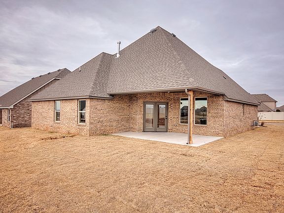 3rd image of 18105 Autumn Grove Dr