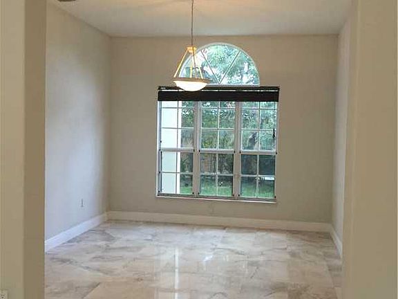 4th image of 16711 Nw 79 Av