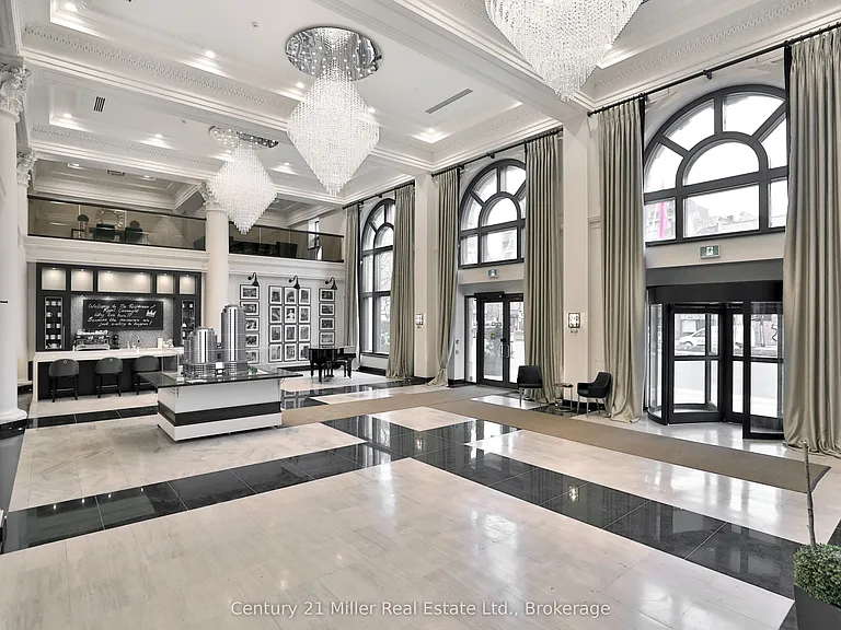 118 King St E #618 — Photo 21