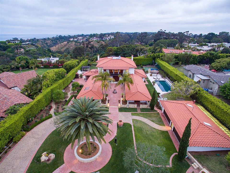 1st image of 7922 La Jolla Scenic Dr N