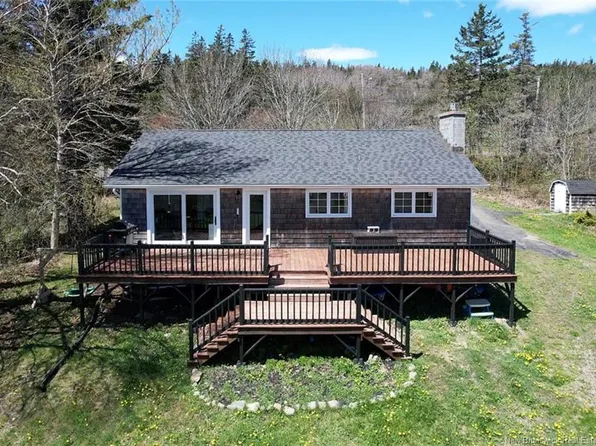 94 Whistle Rd, Grand Manan, NB E5G 1B3