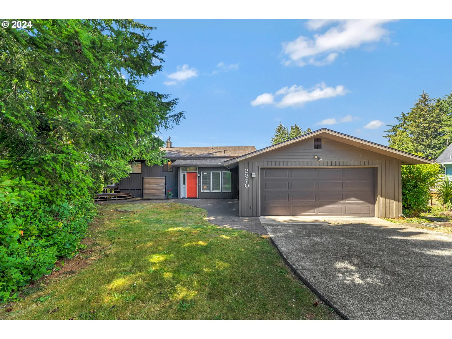 2370 Fleming Ave W photo 1