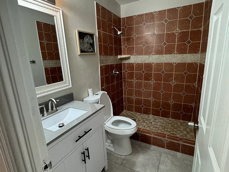 604 E Church Ave — Photo 9