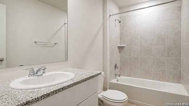 3 bed, 2.0 bath, 1393 sqft, $1,800 — Photo 4