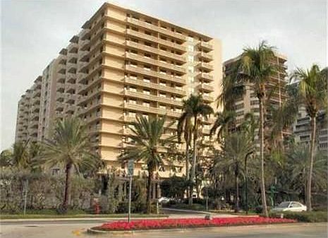 3rd image of 10185 Collins Ave APT 1009