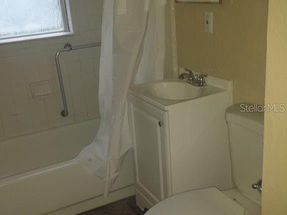 4th image of 1369 S Madison Ave