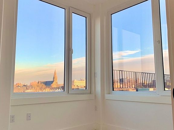 3rd image of 420 Tompkins Ave #606