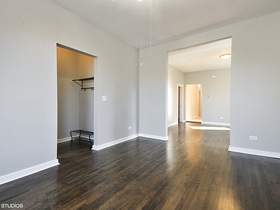 3rd image of 2415 N Sawyer Ave #1