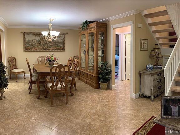 4th image of 3132 Lake Shore Dr