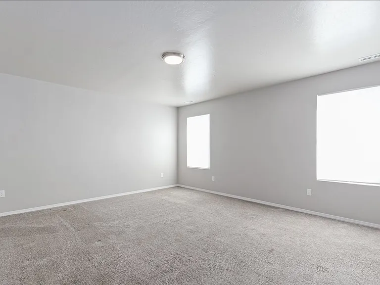 2044 Kodiak St — Photo 32