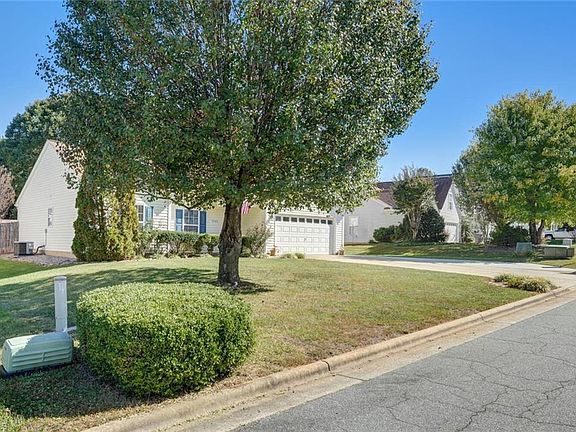 3rd image of 3726 Tuxford Ln