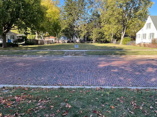 1006 W Park Ave, Champaign, IL 61821