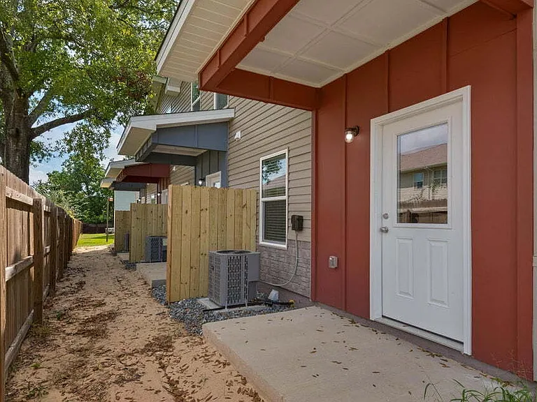 2259 Whitman Ln — Photo 17