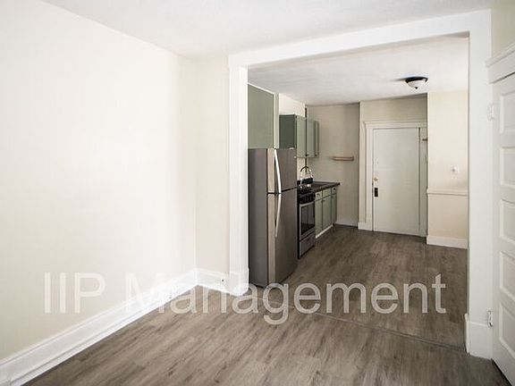 3rd image of 1609 Lakewood Ave #8
