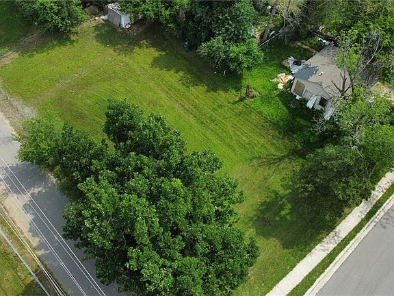 5th image of 2945 SW 9th St #31-33