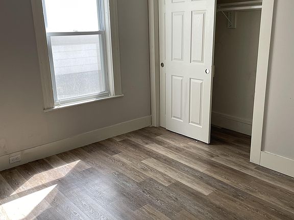 5th image of 364-1 Merrimack St