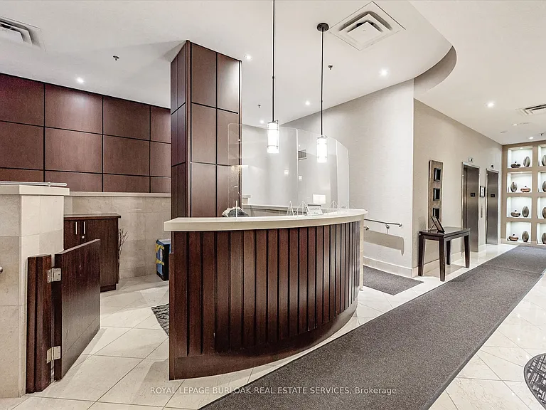 1477 Lakeshore Rd #305 — Photo 7