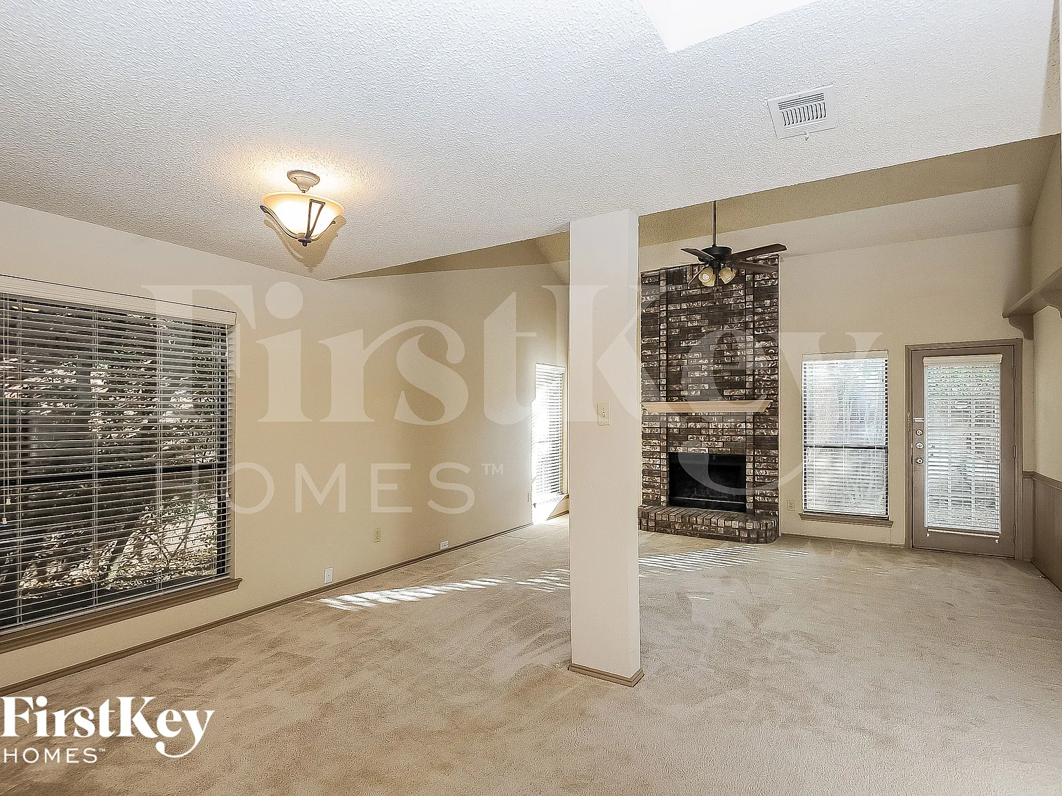 3 bed, 2.0 bath, 1647 sqft, $1,800 — Photo 4