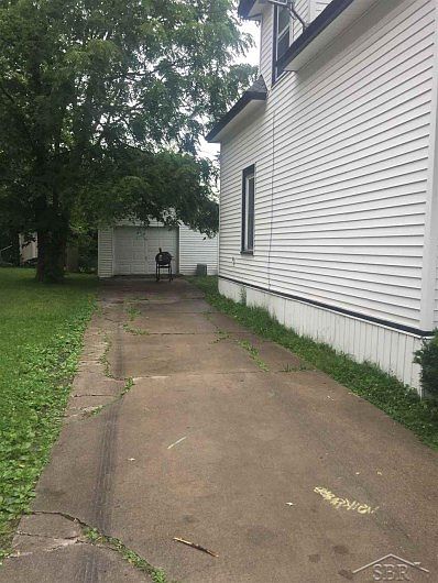 2nd image of 1627 Cedar St