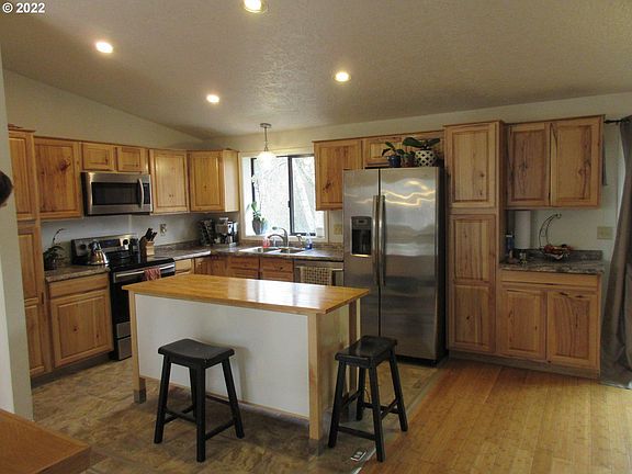 3rd image of 3117 NE 135th Ave