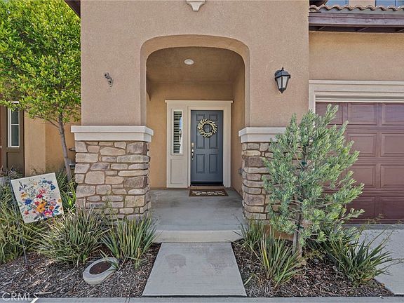 3rd image of 24282 Hazelnut Ave