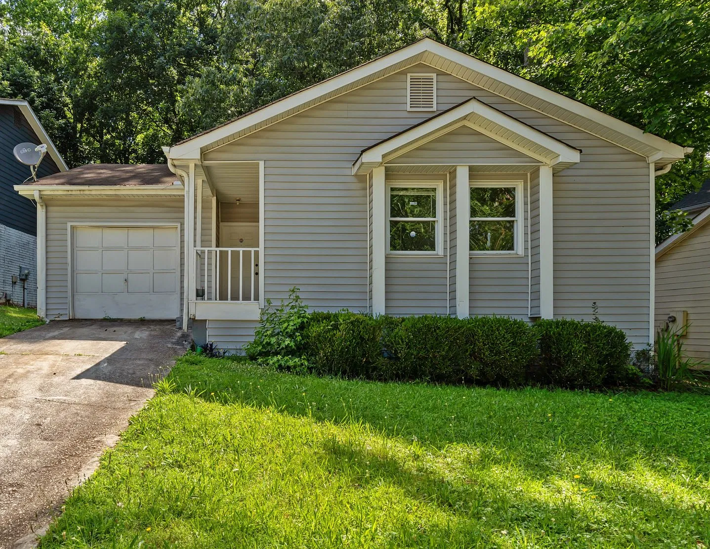 3 bed, 1300 sqft, $1,695 — Photo 2