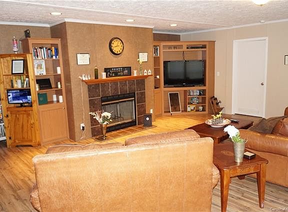 3rd image of 154 Con Lee Dr