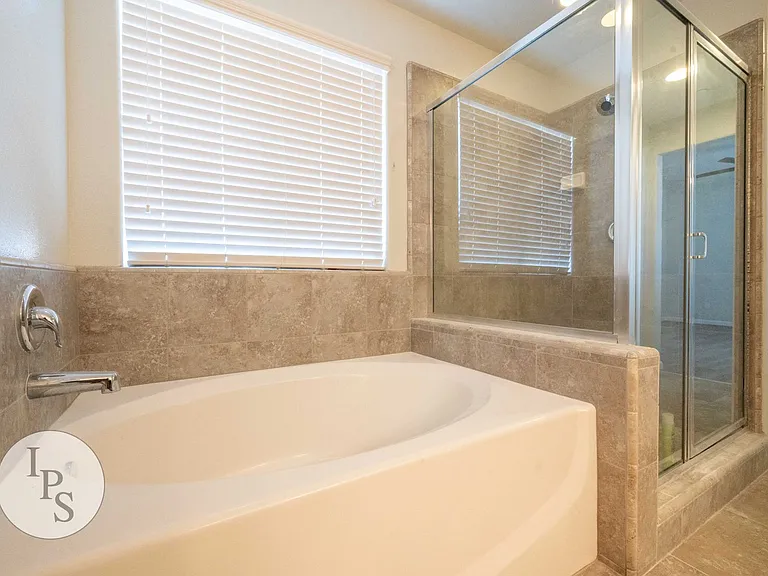 3611 Lansing Ave — Photo 29
