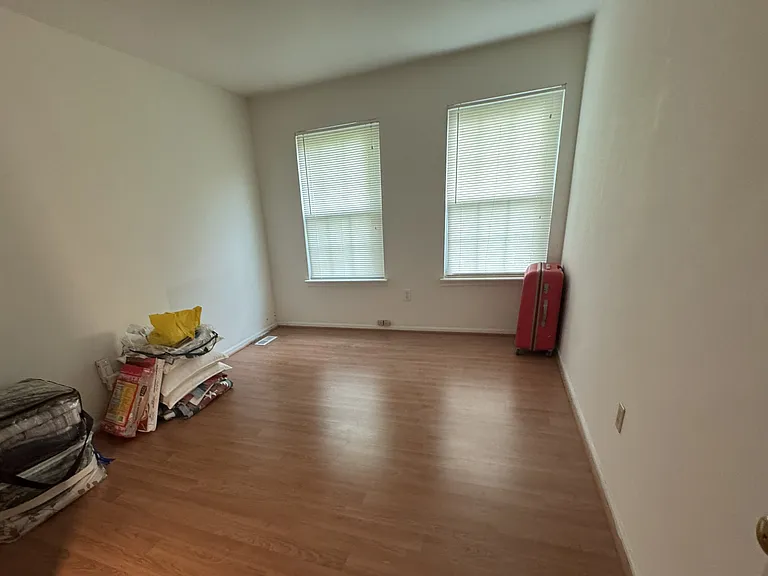 35 Almond Dr — Photo 4